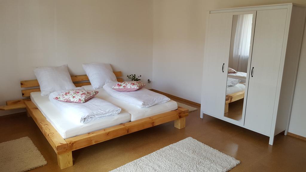 Ferienwohnung&Gästezimmer Rixner Hilpoltstein Exterior foto